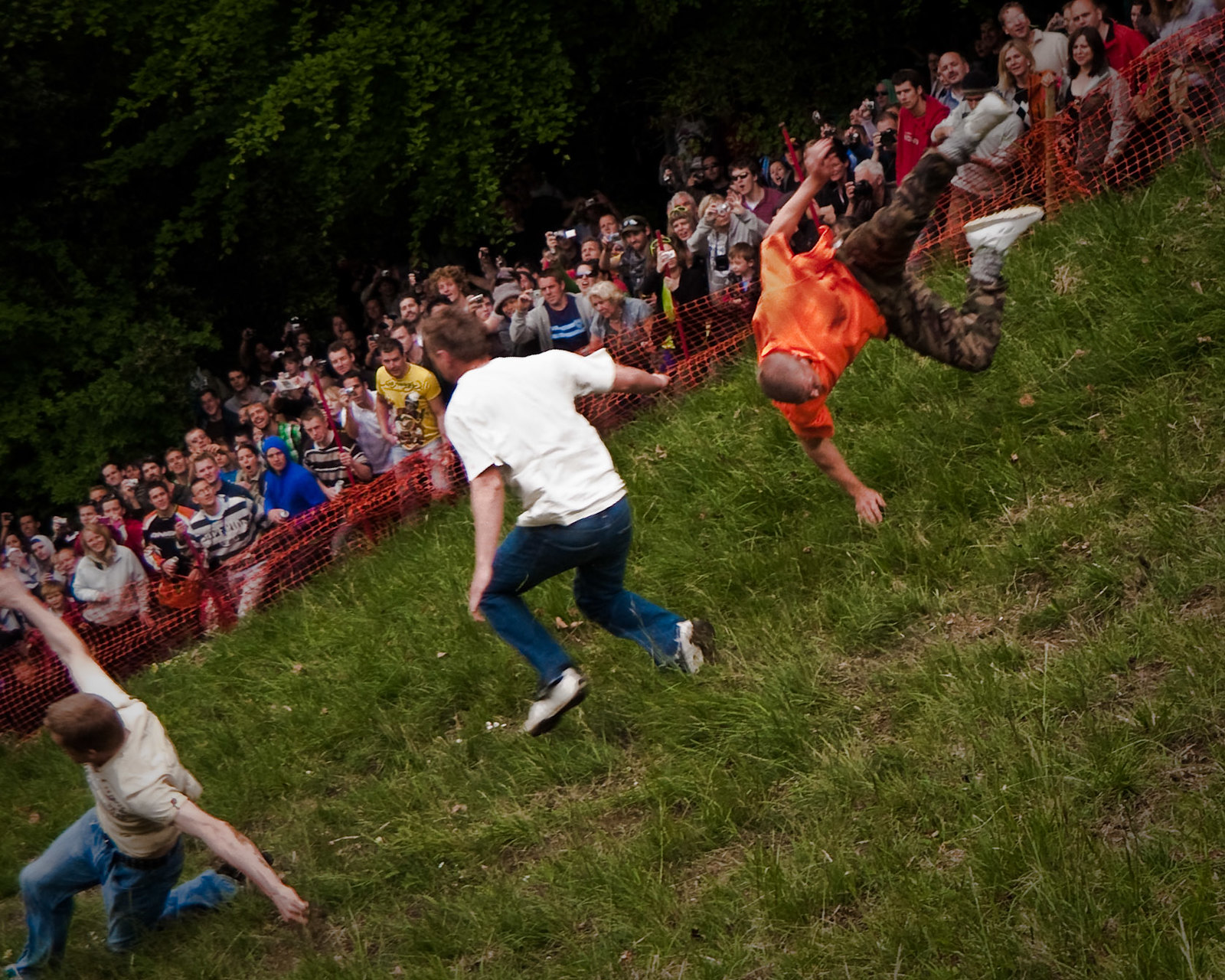Cheese Rolling - Staying on your feet.. - 2009