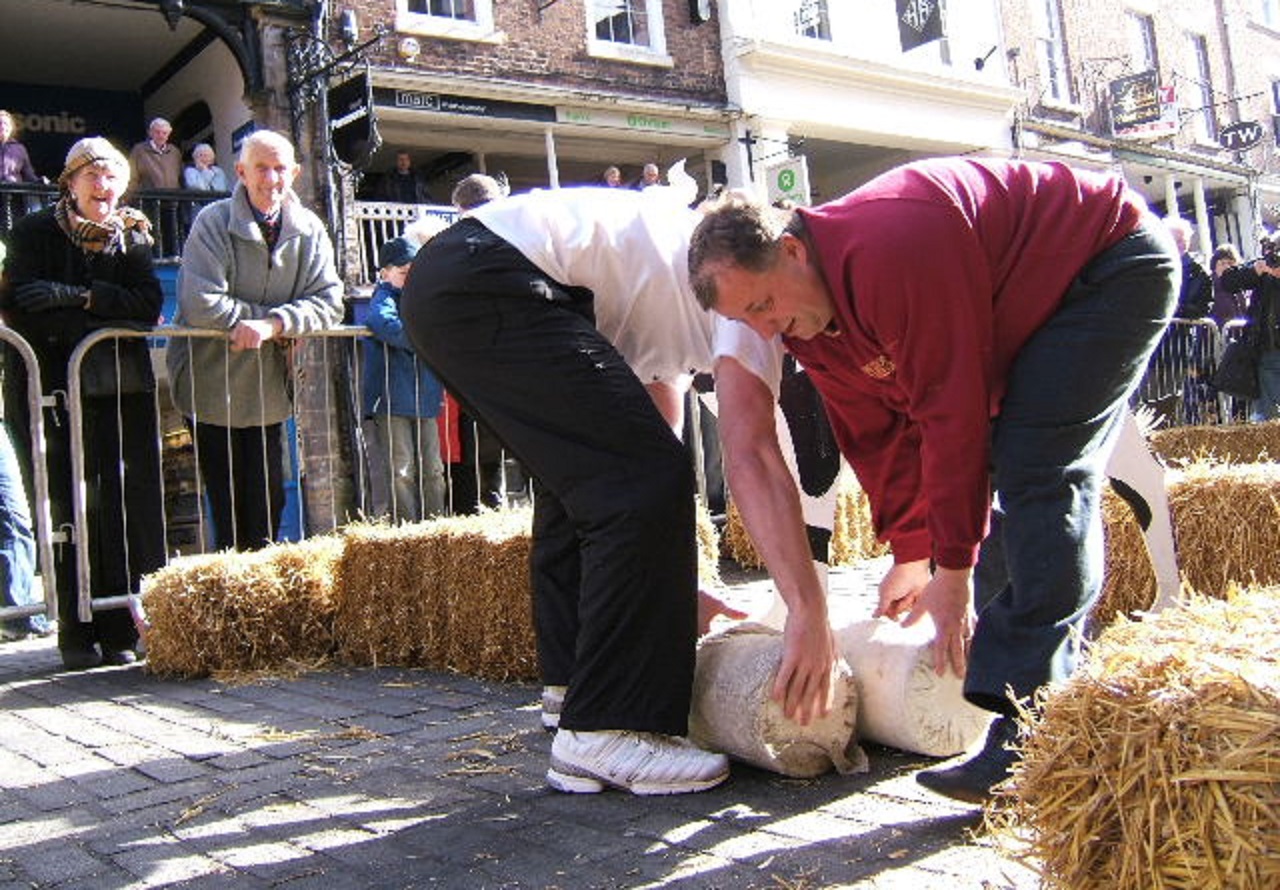 Chester Cheese Rolling Competition 2008 Competitors In Chester, England