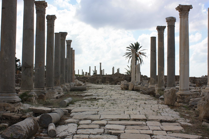 Tyre, mosaic, the island city of Tyre was heavily fortified (with defensive walls 46 m high) and the mainland settlement