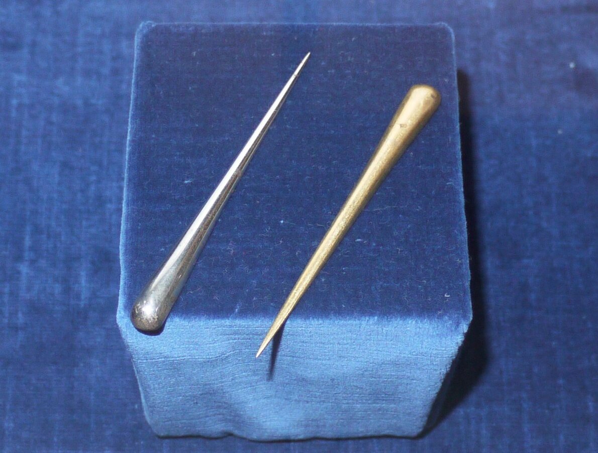 Photo of modern copies of Perkins tractors in the science museum