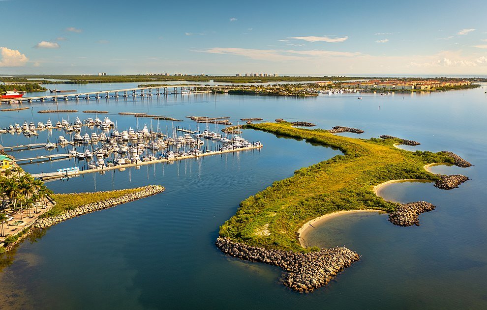The Fort Pierce City Marina is a publicly owned and operated marina that features a state of the art dock system, located on Florida’s Treasure Coast in historic downtown Fort Pierce