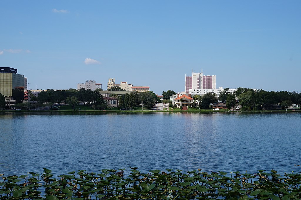 Landscape Picture of the Lakeland Skyline looking over Lake Morton