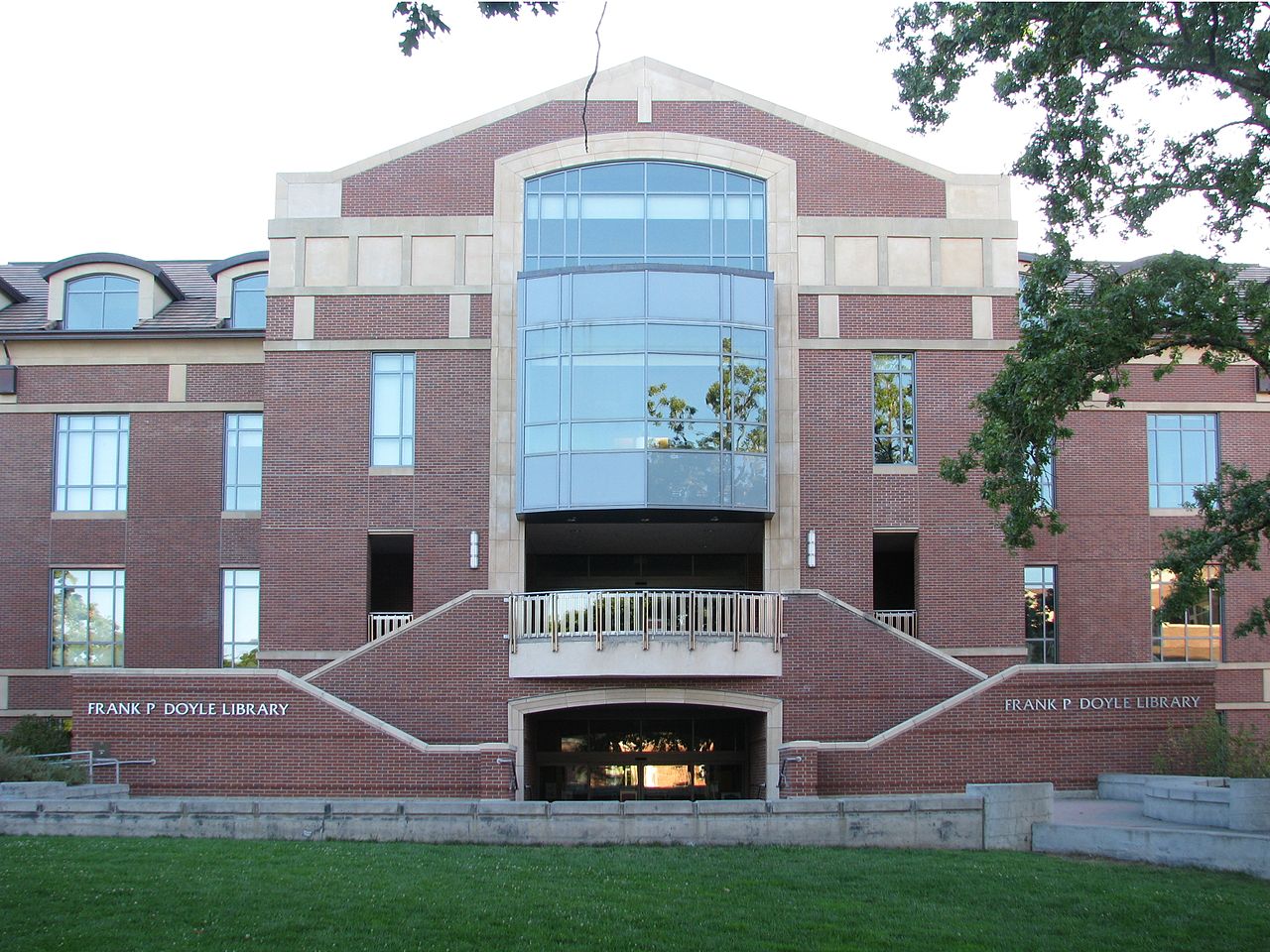 Santa Rosa Junior College Frank P. Doyle Library