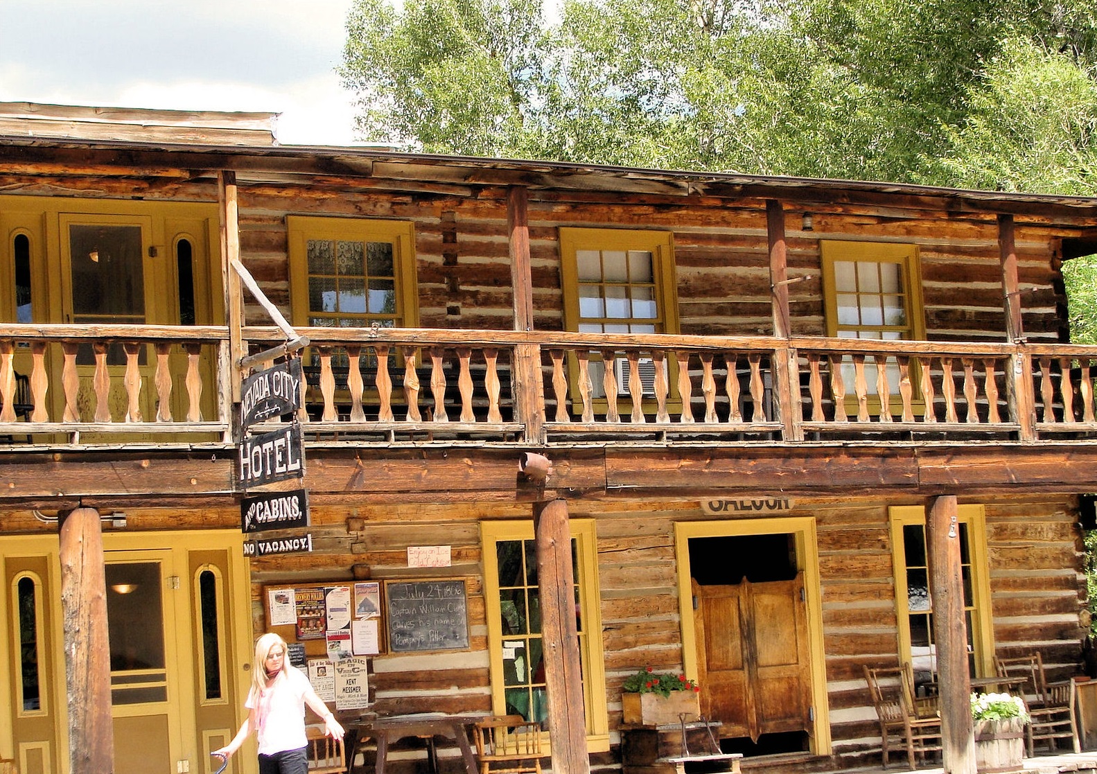 The front portion of this Nevada City hotel - 2009