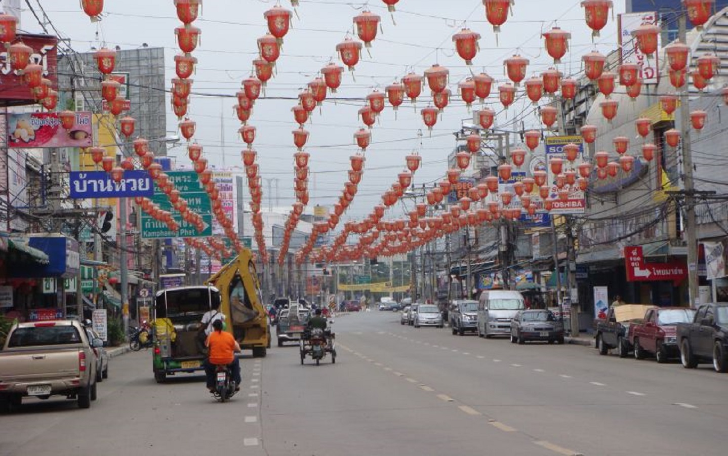 Nakhon Sawan. City life - 2007