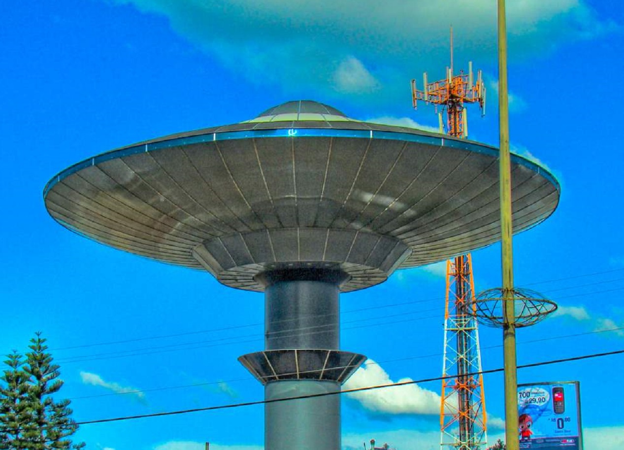 Varginha a water tower in Varginha, Brazil - 2008