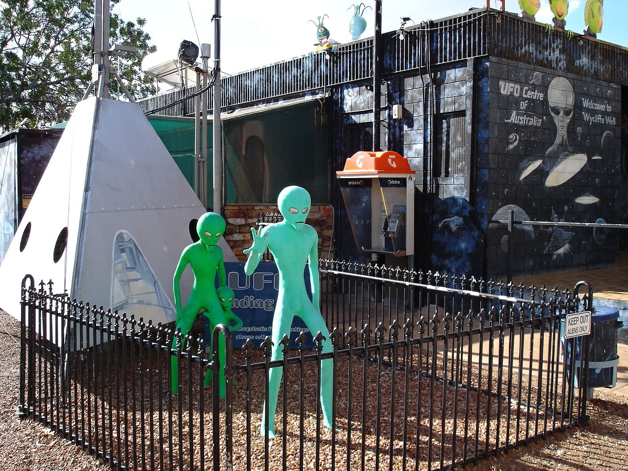 Wycliffe Well ,Australia - 2005