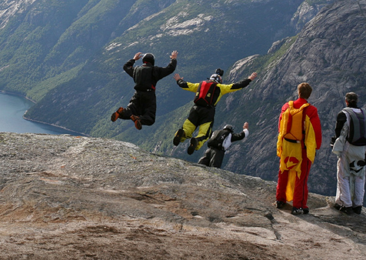 Kjerag (Norway) BASE jumping - 2008