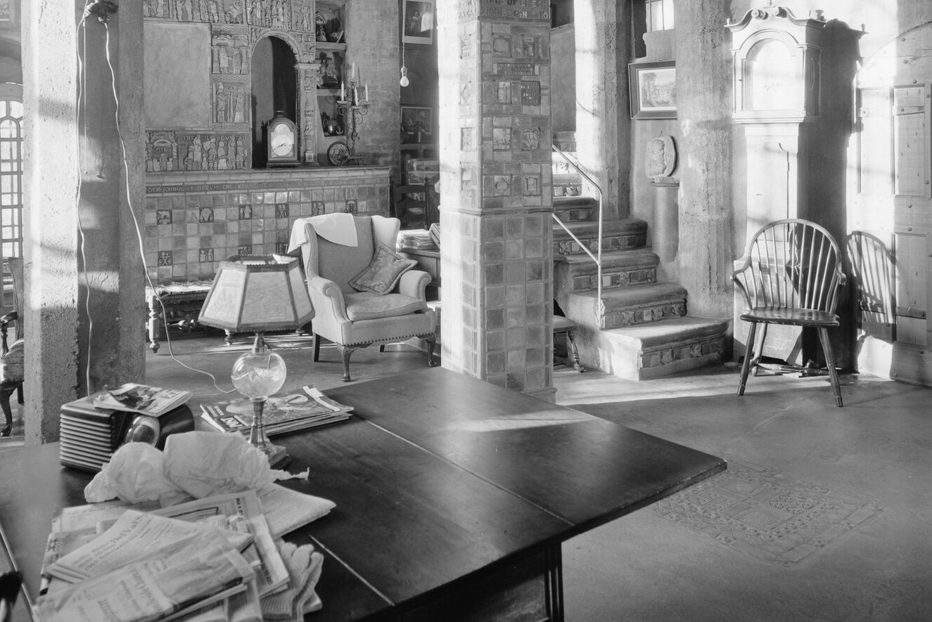 Interior, Library, Looking Toward Stairway To Gallery - Fonthill Castle.