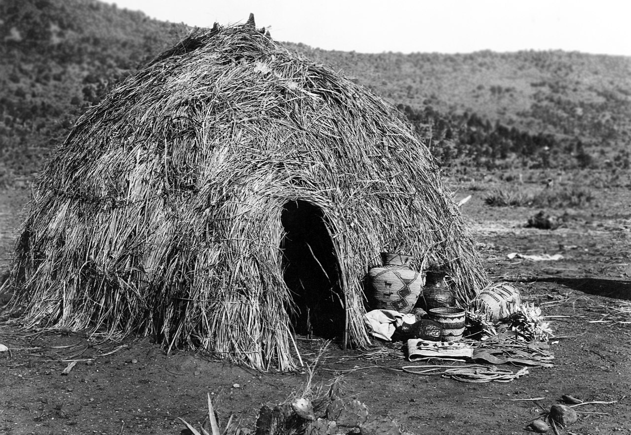 Apache Wickiup, Edward Curtis, 1903
