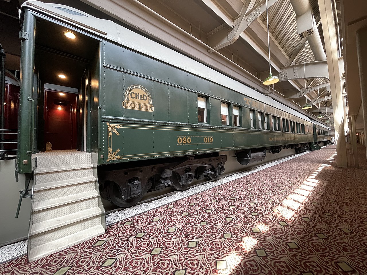 King Bed Pullman Train Car At Crowne Plaza - 2022