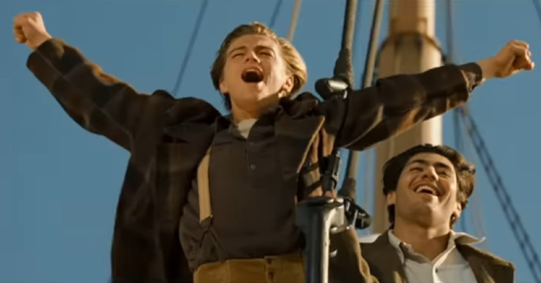 Screenshot of Carrie-Anne Moss looking upset - from The Matrix (1999)