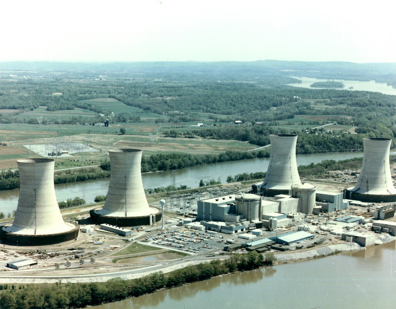 Photo of the Three Mile Island plant site from above.
