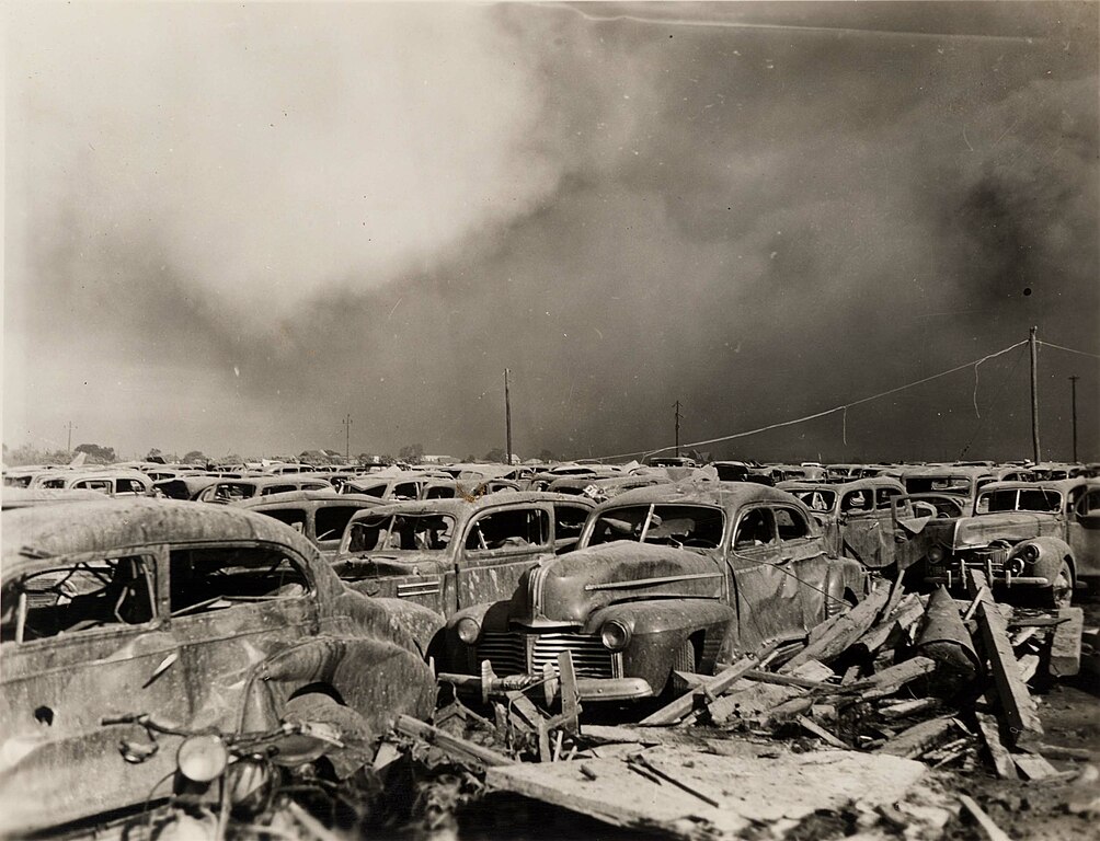 Texas City disaster. Parking lot 1/4 of a mile away from the explosion