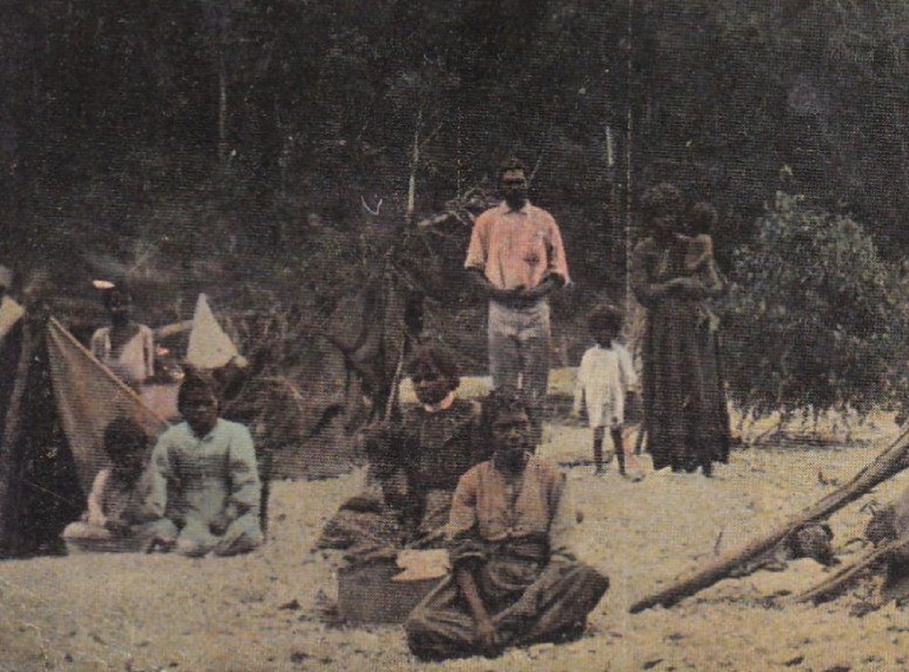 Village Settlement, Bed of Pioneer River, Mackay, Qld - circa 1910