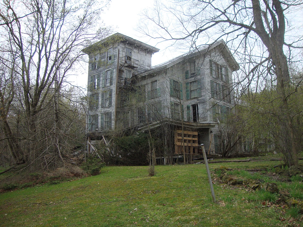 Hyde's Hotel, Sudbury, Vermont - 2010