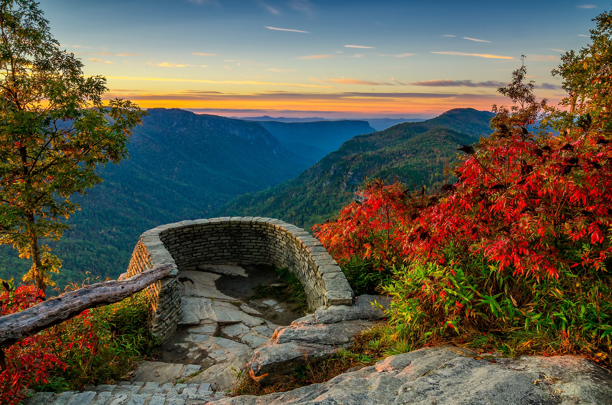 Linville Gorge, North Carolina, scenic autumn sunrise