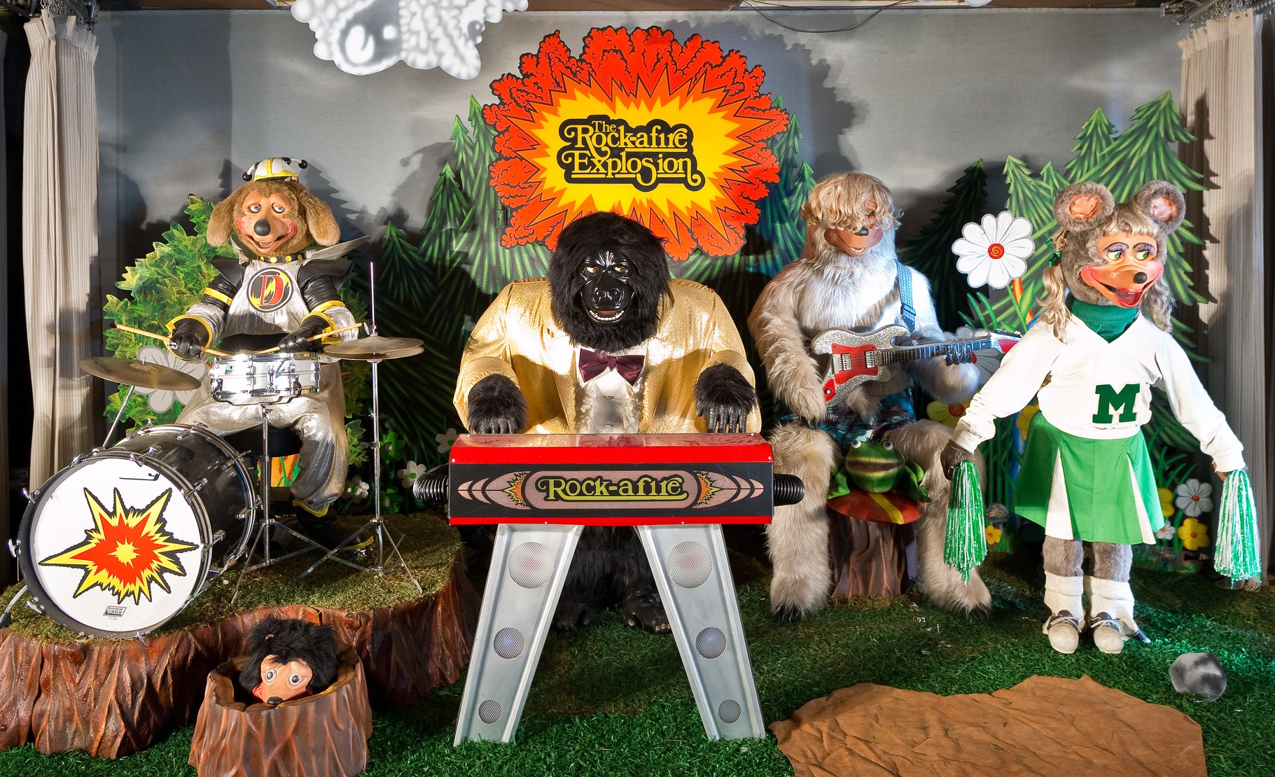 Dook Larue, Fatz Geronimo, Mitzi Mozzarella, and Beach Bear ready to perform - 2014