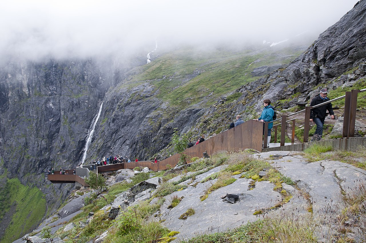 Trollstigen Road tourists.