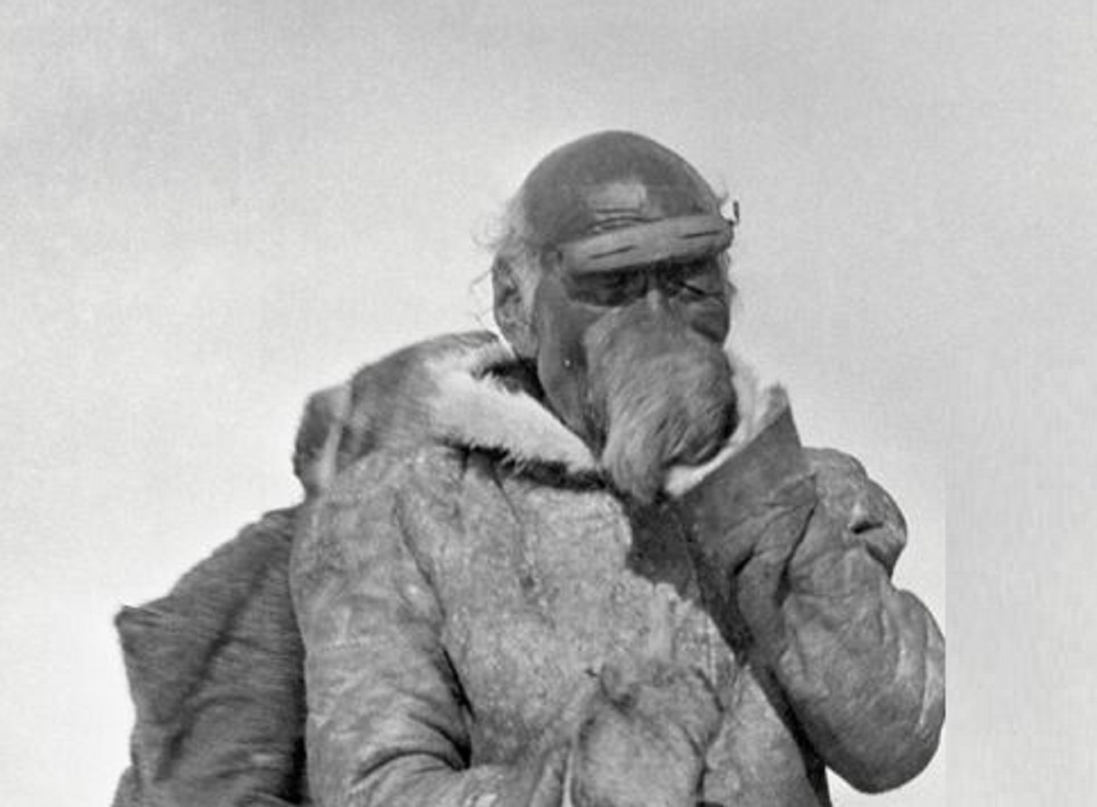 Apatok Near Inuit Village, Bathurst Inlet