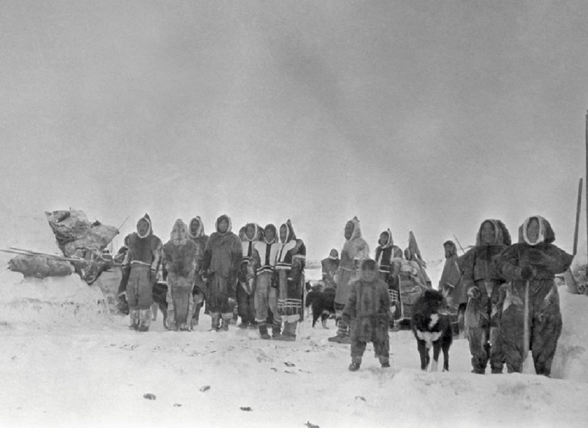 Copper Inuit At Snowhouse Village