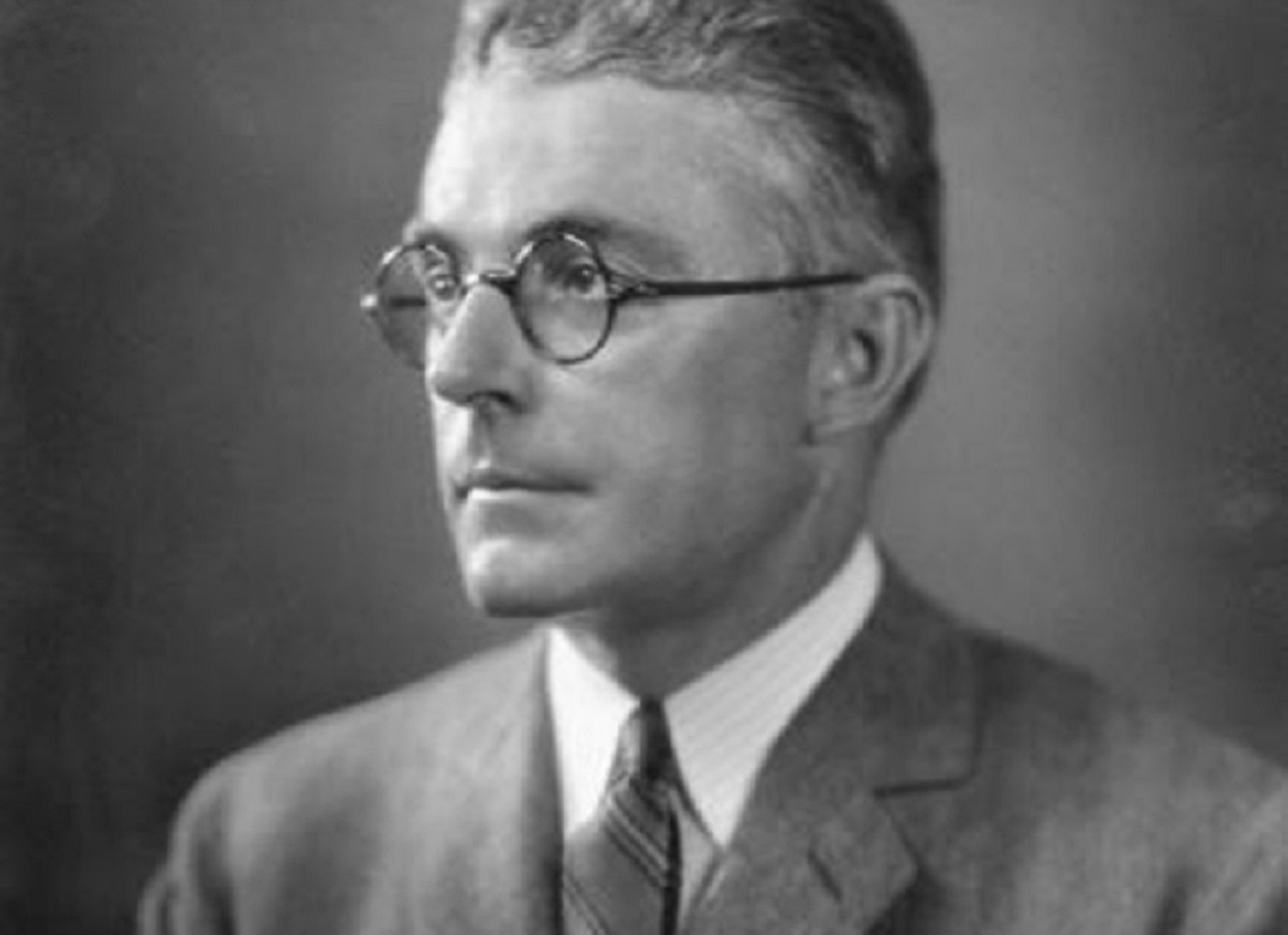 Image of John B. Watson looking at side.