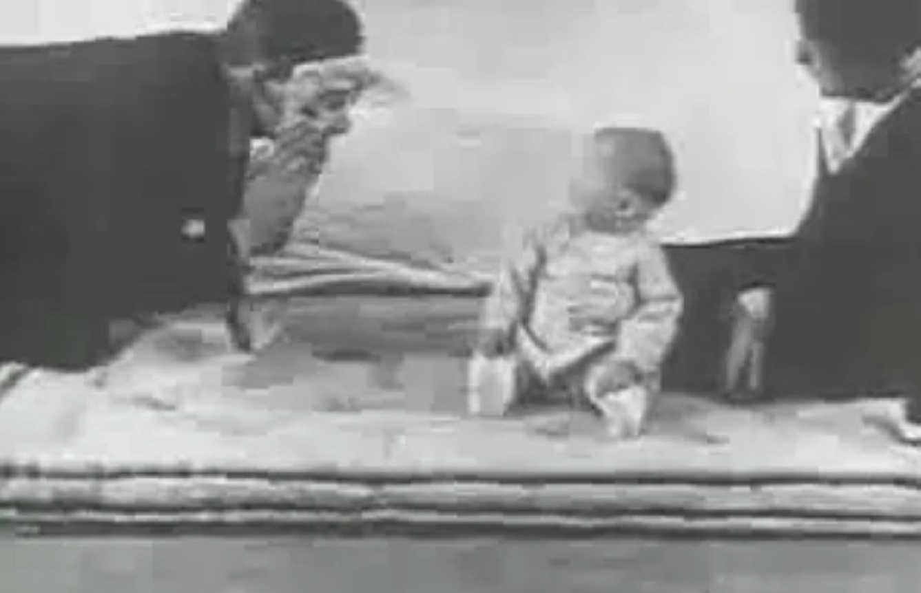 Screenshot of Little Albert Experment - 1920