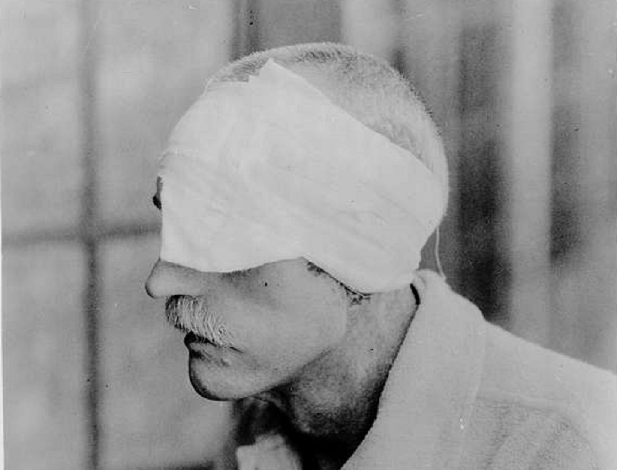 Disabled  veteran, half-length, left profile,