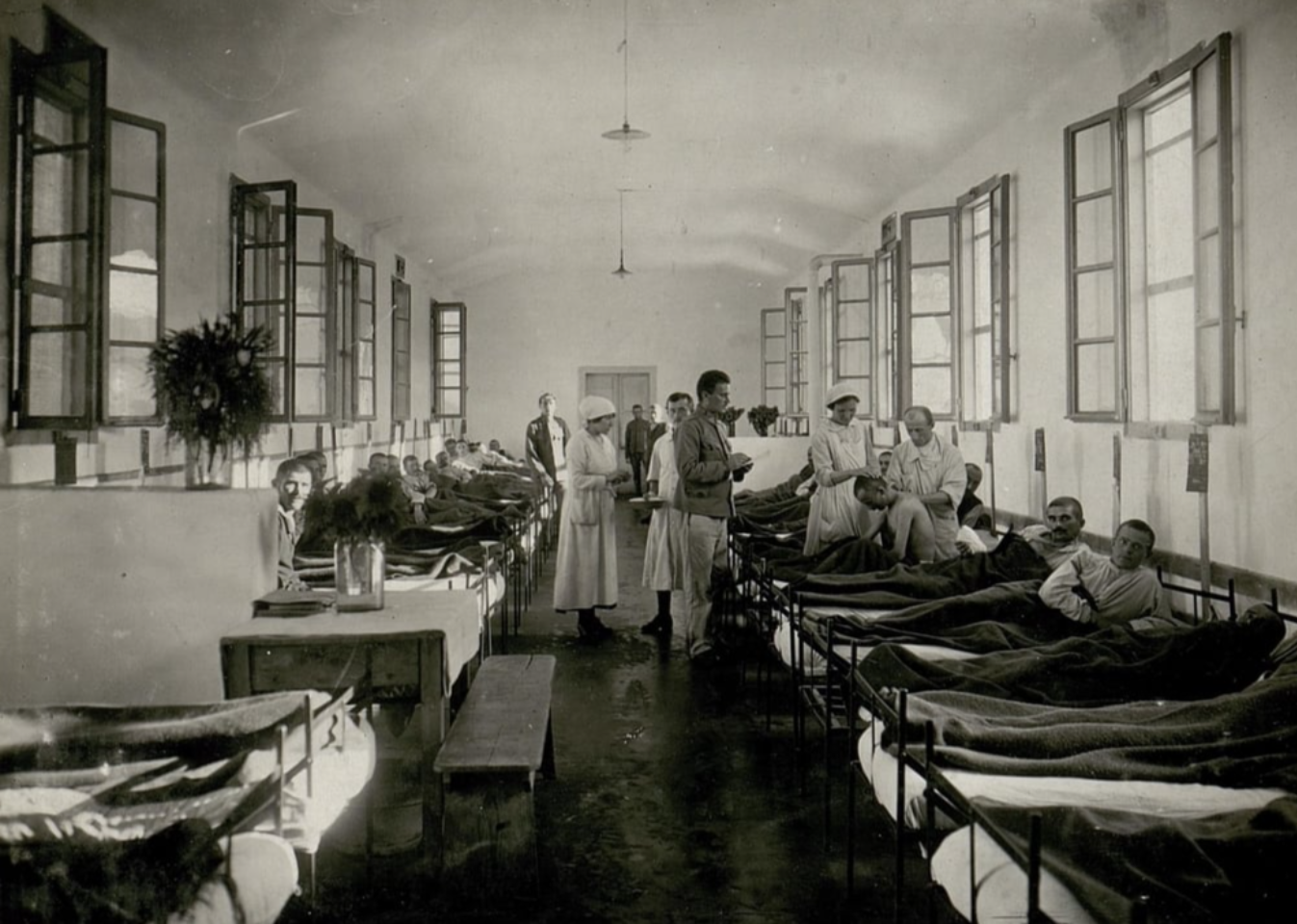Patients in hospital bed sick from malaria - 1914