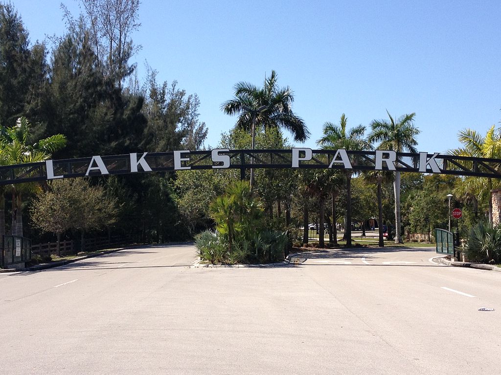 Entrance banner for Lakes Park in Fort Myers, Florida