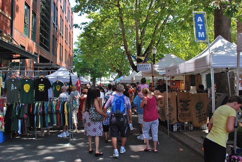 Photo of the Ankeny Plaza portion of the Portland Saturday Market, from near the Skidmore Fountain