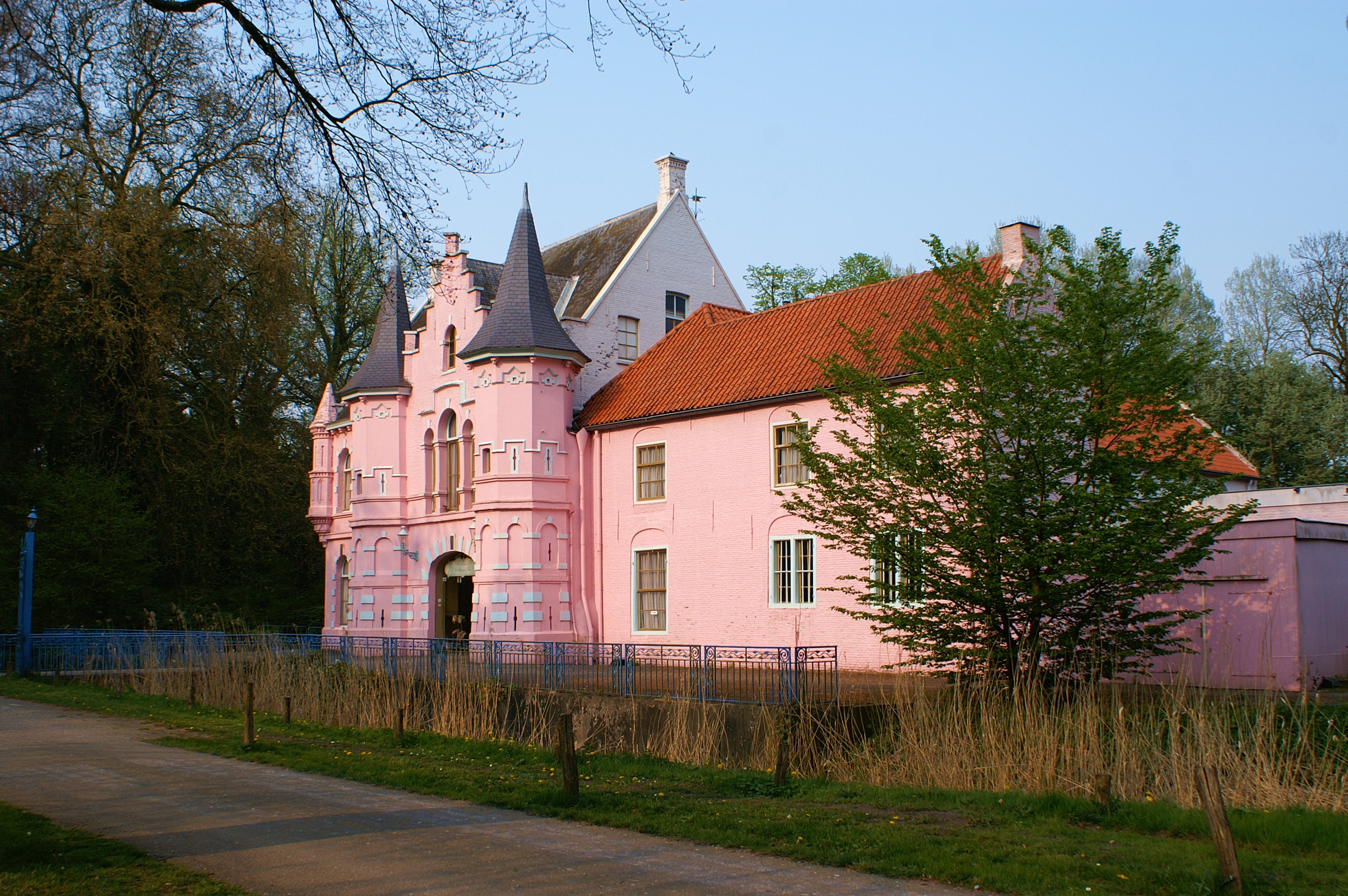 Castle d'Oultremont or the pink castle