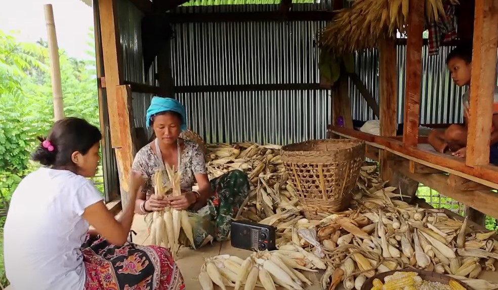 Toto people. Family in their home