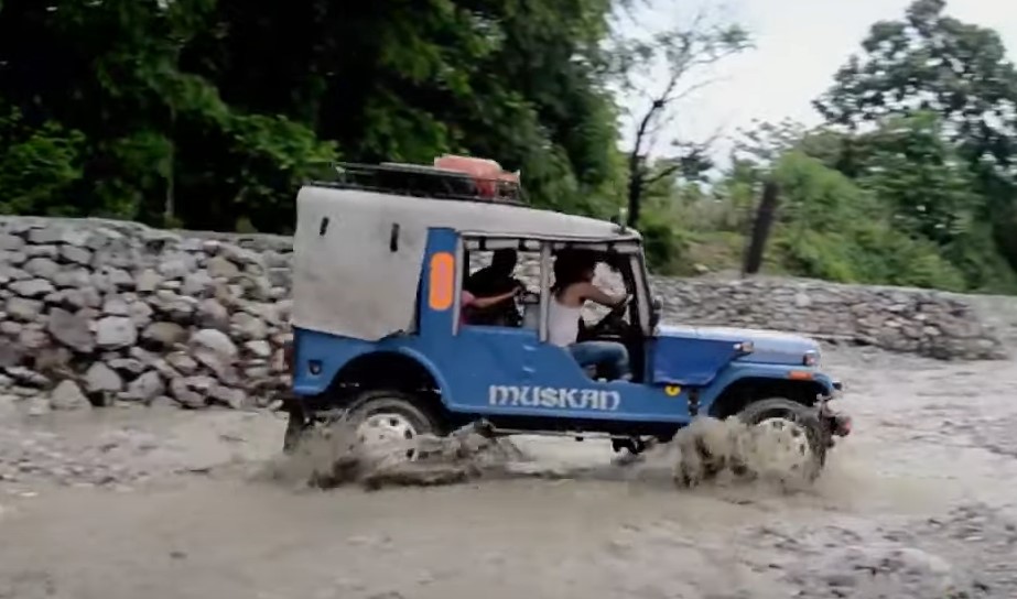 road to  Totopara crossing rivers 