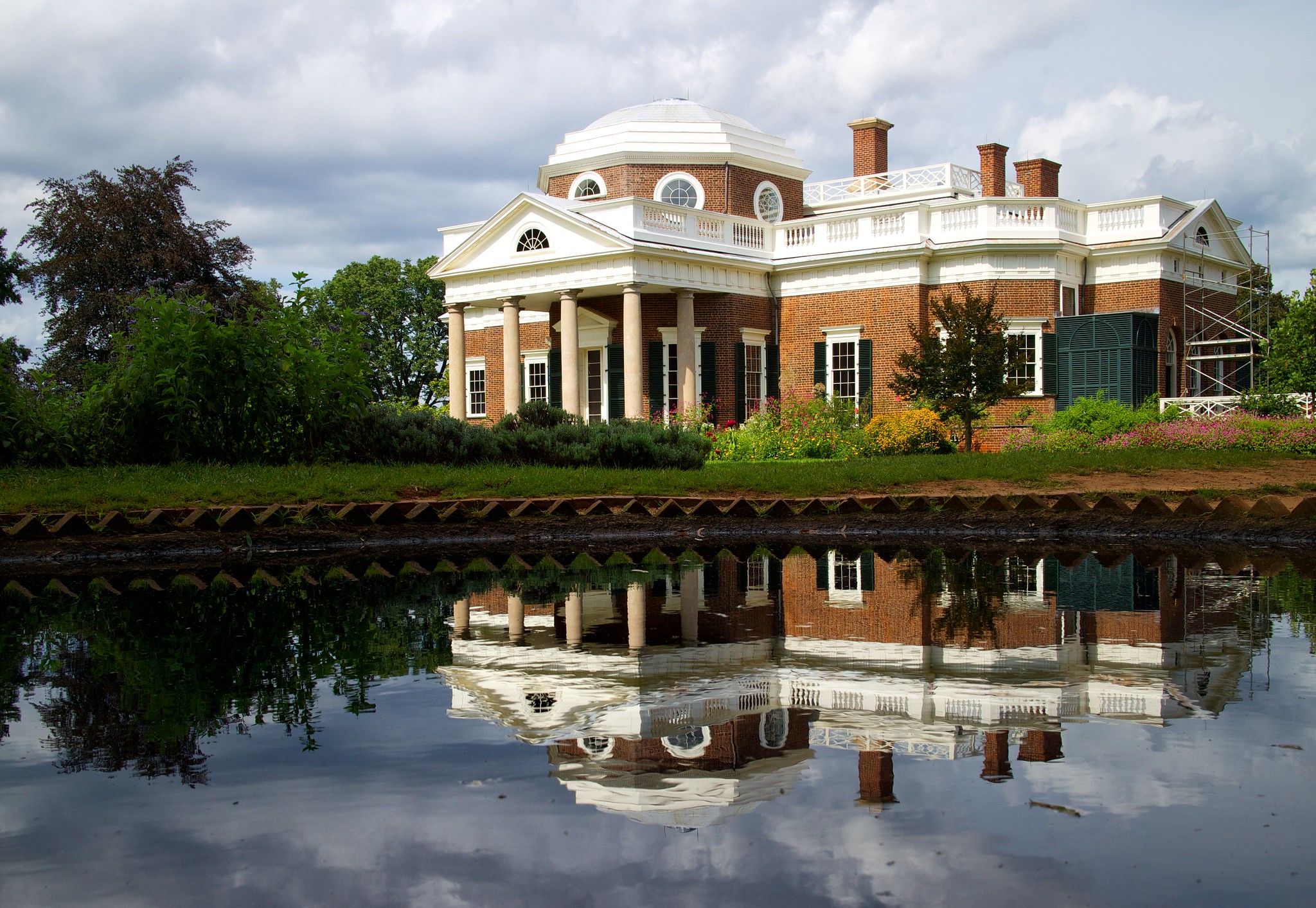 Summer view of Thomas Jefferson's Monticello home.