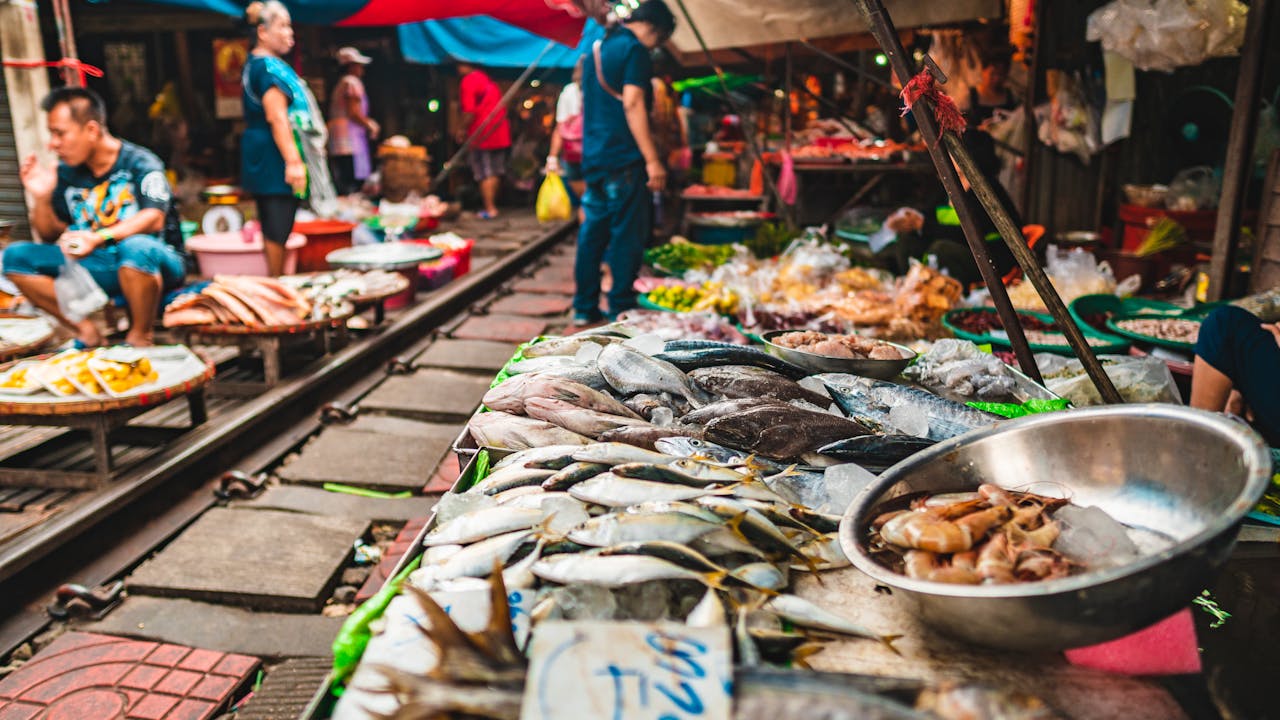 image of Bangkok street bazar selling fresh sea food