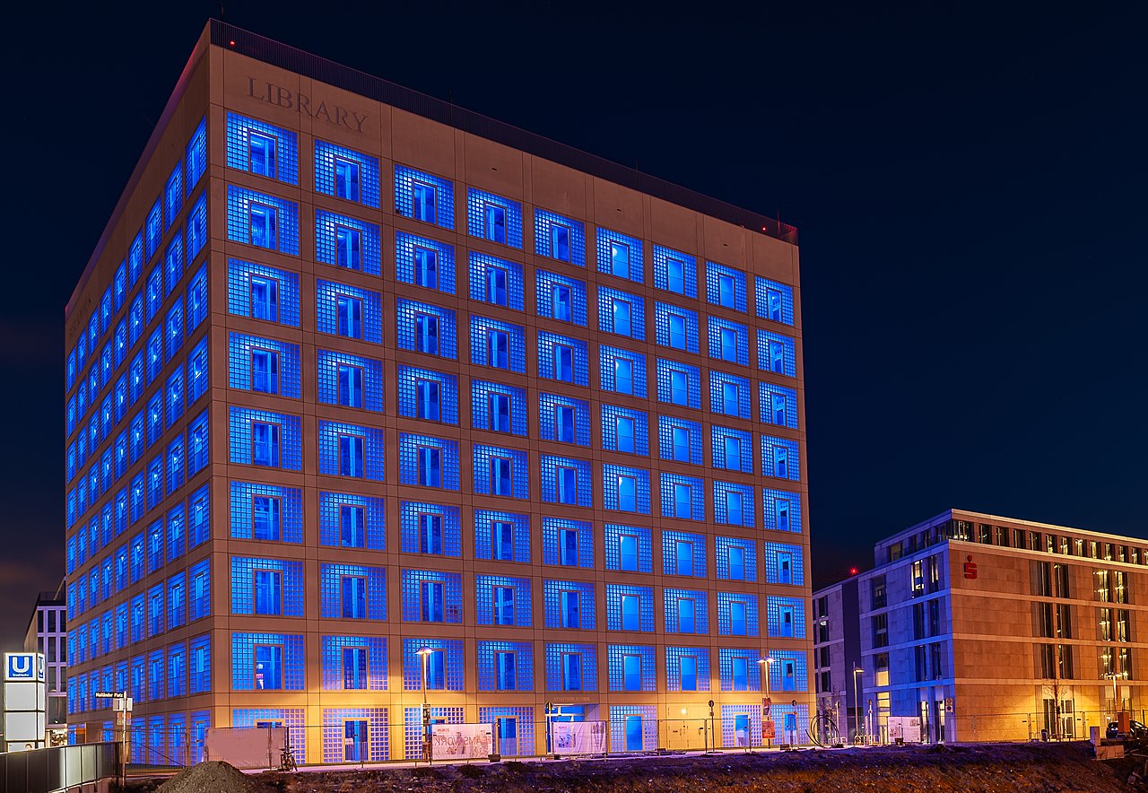 Stuttgart CIty Library on Mailänder Platz at night - 2018
