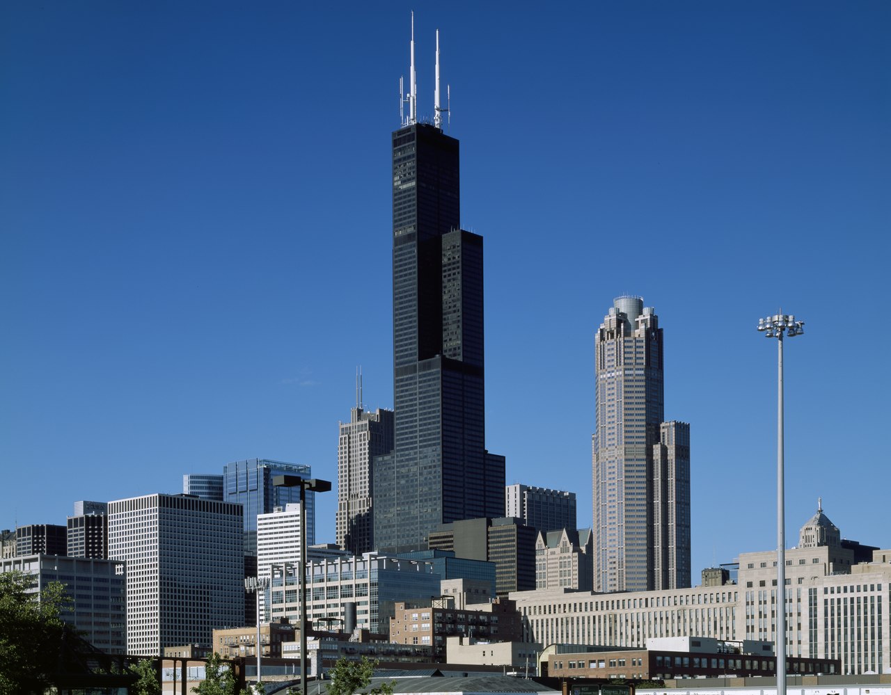 Skyline View Of Chicago, Illinois, Dominated By Willis Tower
