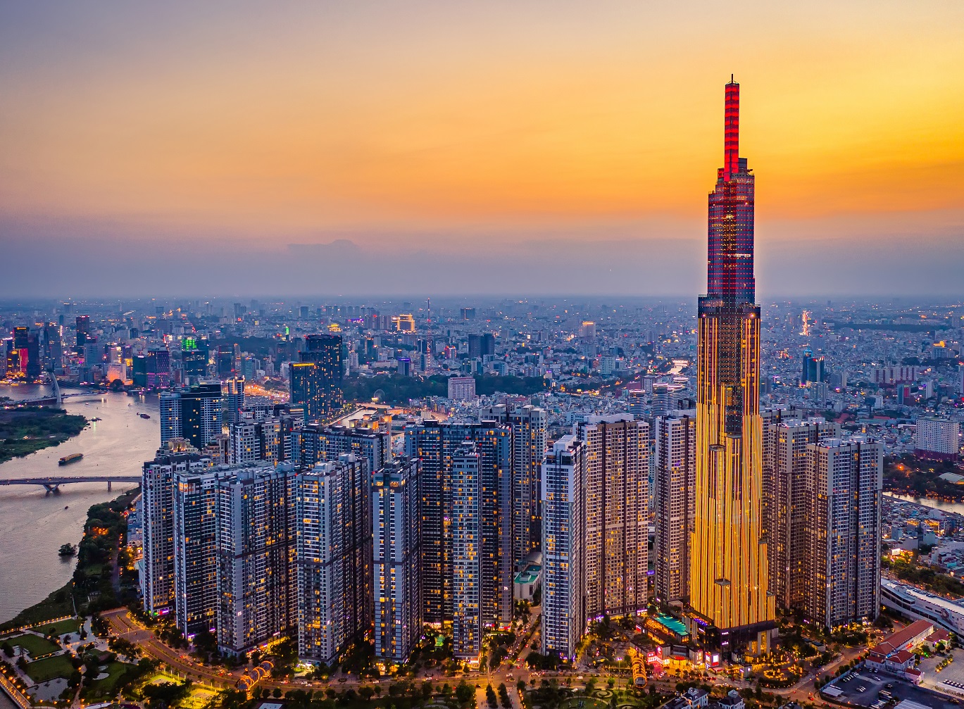 Sunset at Landmarks 81 Ho Chi Minh City, the tallest building in Vietnam