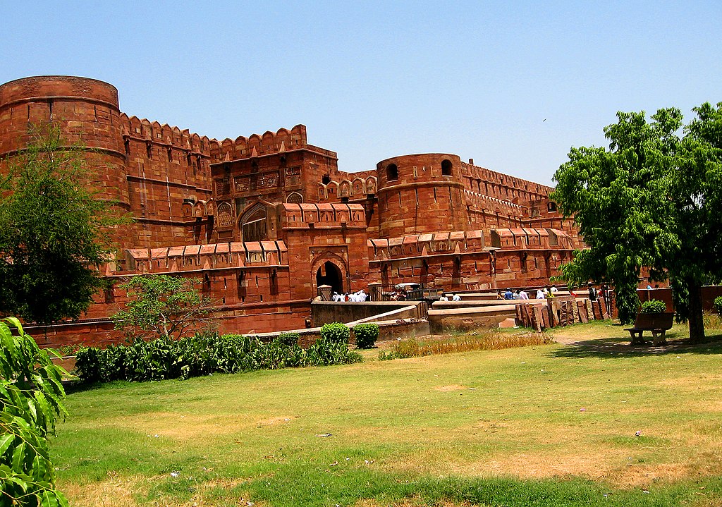 Landscape Photo of the Agra Fort in India.