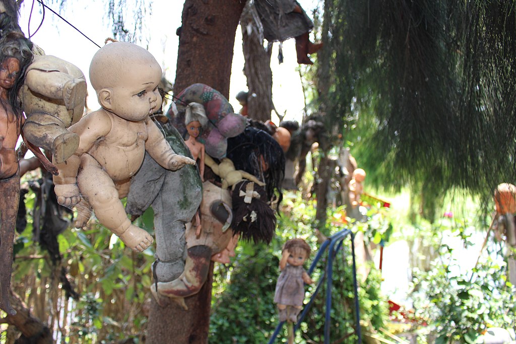 Photo of Creepy old dolls in the abandoned Island of the Dolls, Xochimilco, Mexico