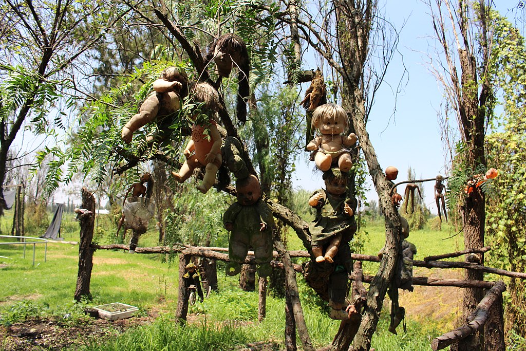 Photo of Creepy old dolls in the abandoned Island of the Dolls, Xochimilco, Mexico
