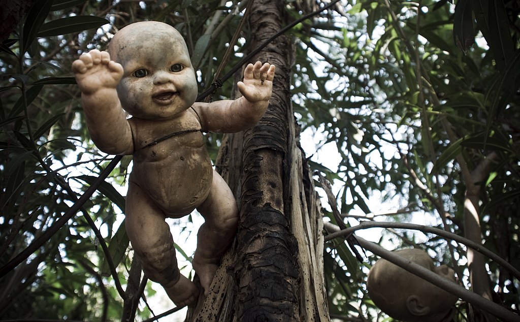 Photo of Creepy old dolls in the abandoned Island of the Dolls, Xochimilco, Mexico