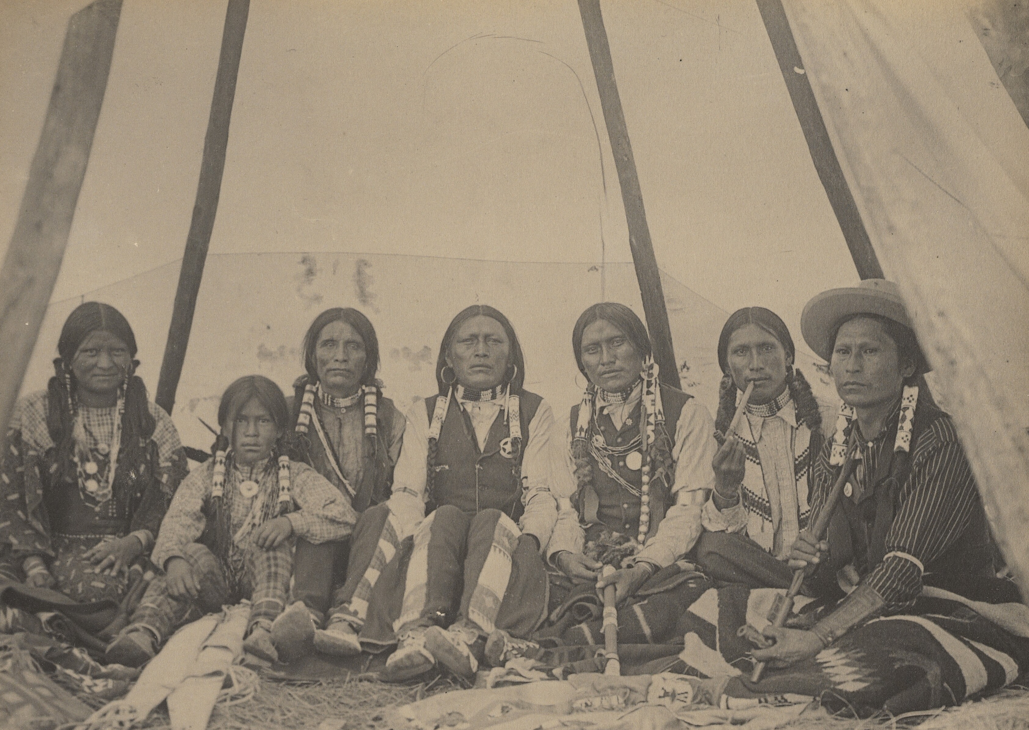 apache tribe family
