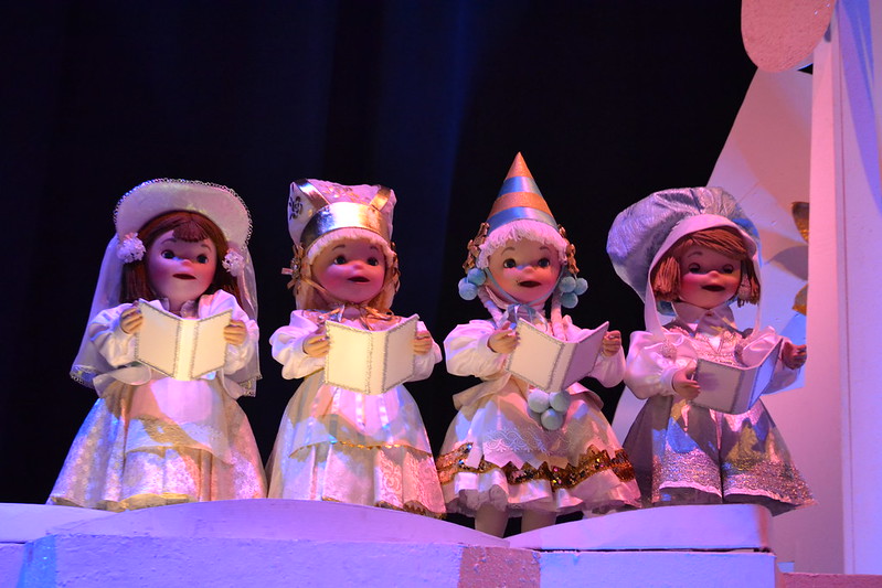 It's A Small World dolls
