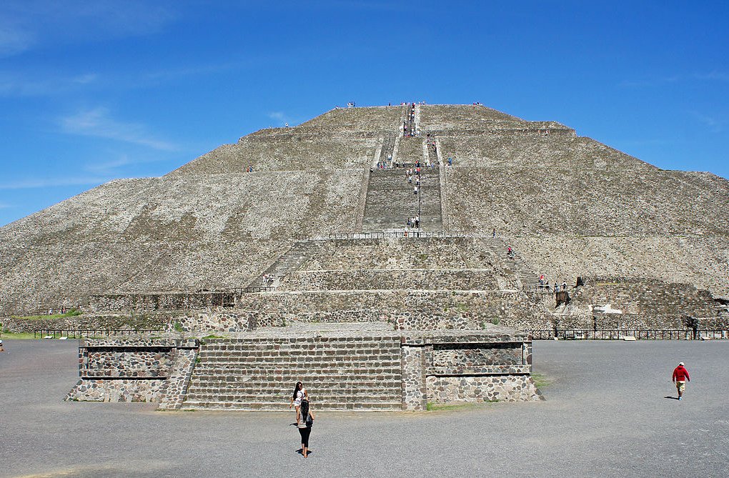 Panoramic view of the pyramid of the Sun, Teotihuacan, Mexico.