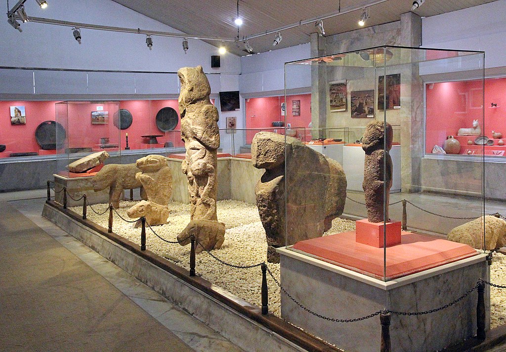 Stelae and sculptures from Göbekli Tepe