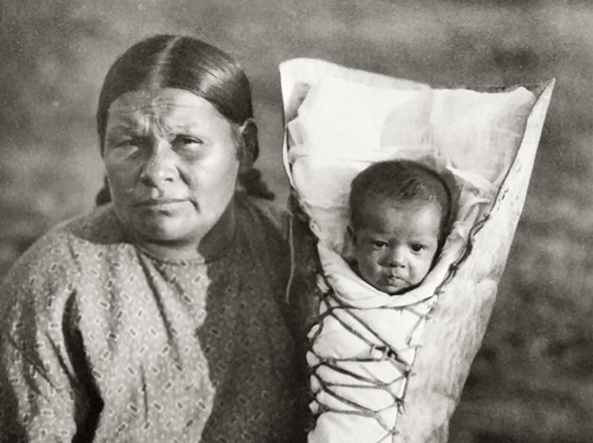 A Comanche mother with her kid - 1827