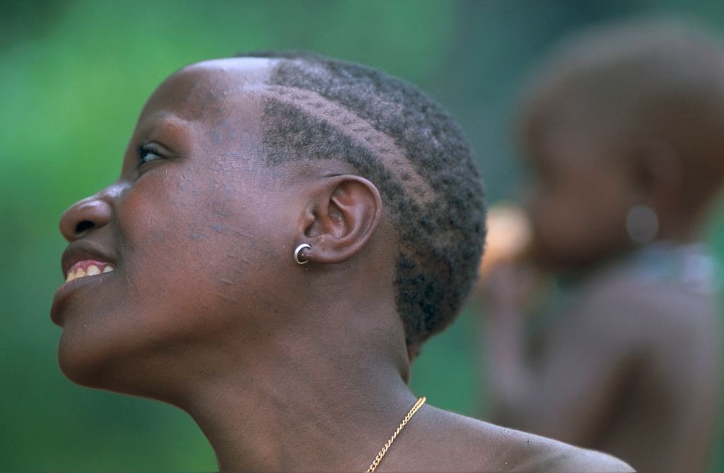 Aka Pygmy Woman'S Hairstyle Shaved In Motifs In Central African Republic In 2001