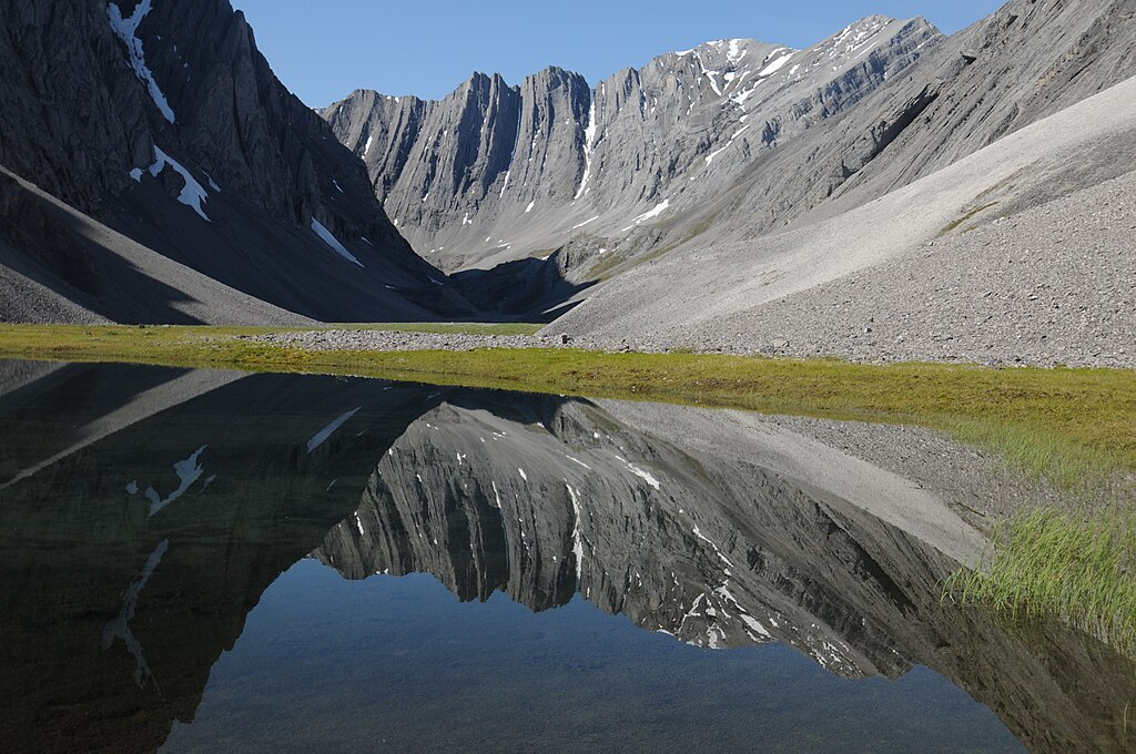Oolah Valley in the Itkillik Preserve, Gates of the Arctic National Park and Preserve